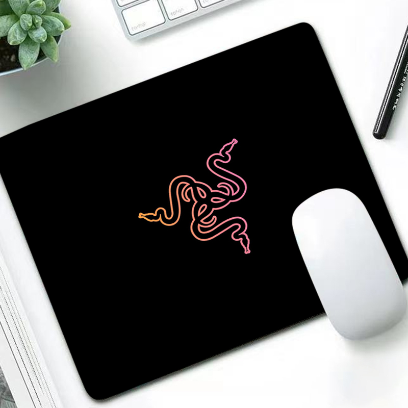 Laptop Accessories For Programmers - แผ่นรองเมาส์เรเซอร์สุดหรู ลายอนิเมะ สำหรับเกมเมอร์ แผ่นรองโต๊ะสำหรับเล่นเกมพีซี ตู้เกมมิ่ง แล็ปท็อป